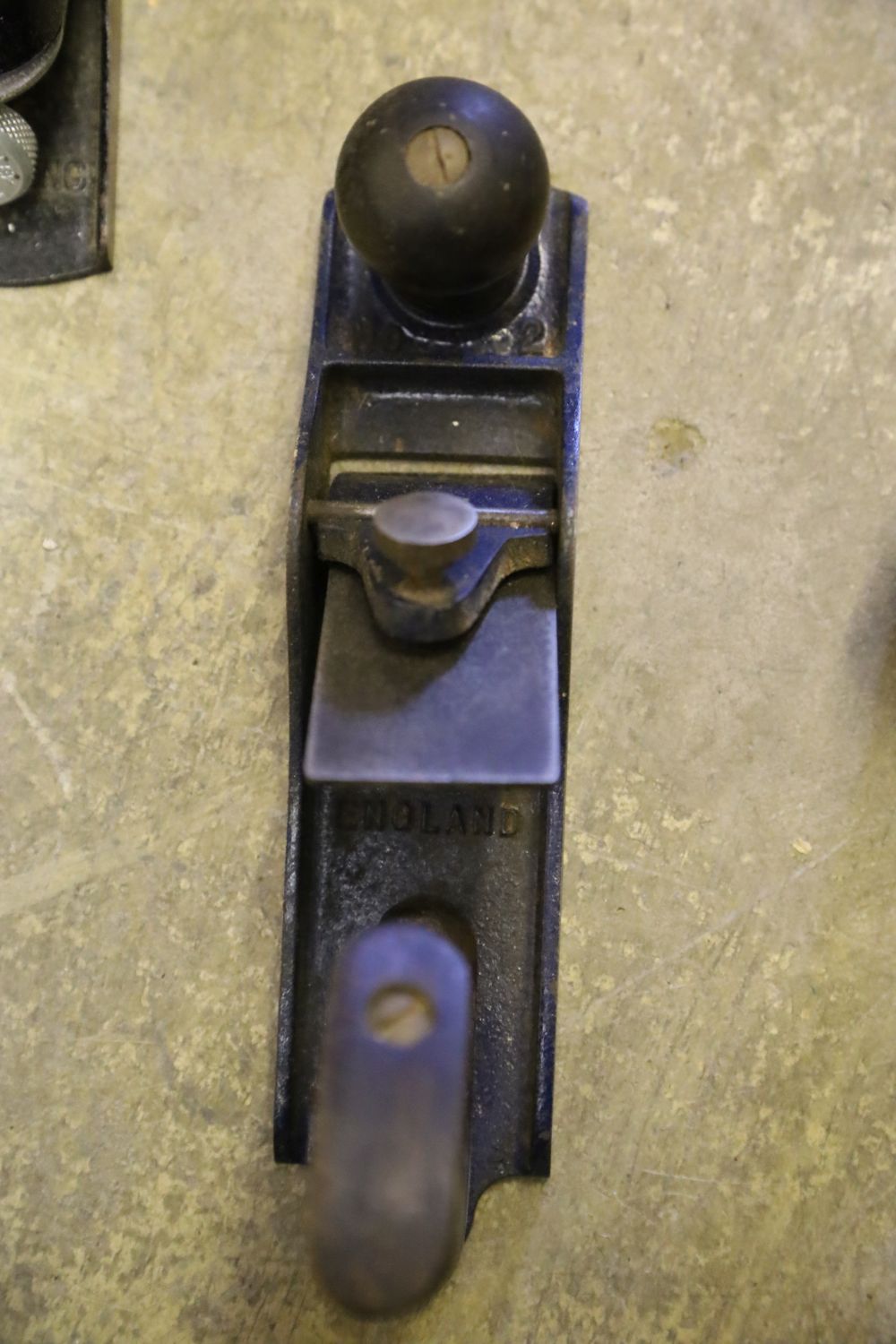 A Record no 7 router complete with two cutters and four other planes as follows: